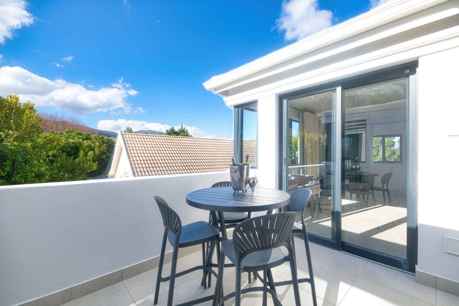 6 Bedroom Property for Sale in Hermanus Heights Western Cape